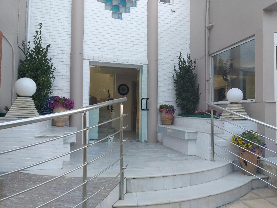 Troulis Seaside Aparthotel Amoudara  Bagian luar foto