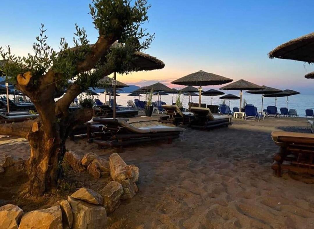 Troulis Seaside Aparthotel Amoudara  Bagian luar foto