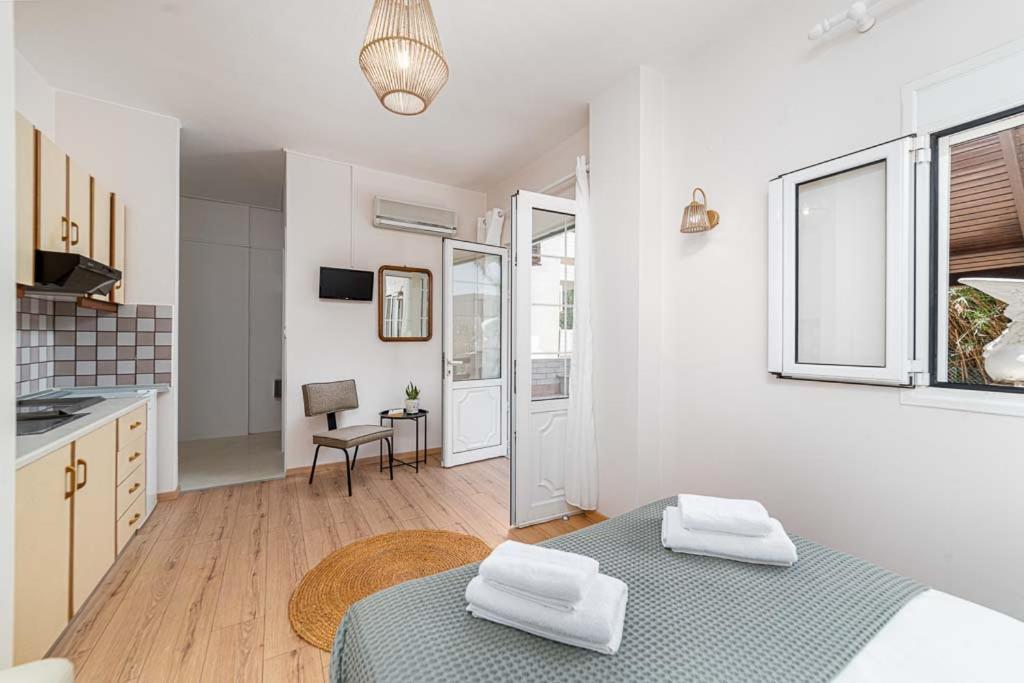 Troulis Seaside Aparthotel Amoudara  Bagian luar foto