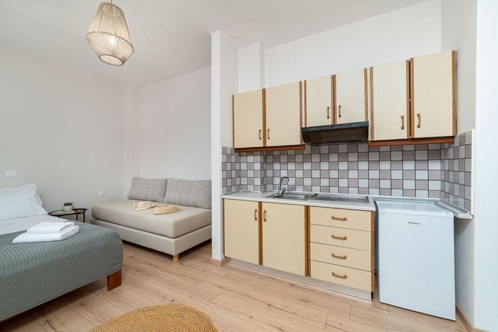 Troulis Seaside Aparthotel Amoudara  Bagian luar foto
