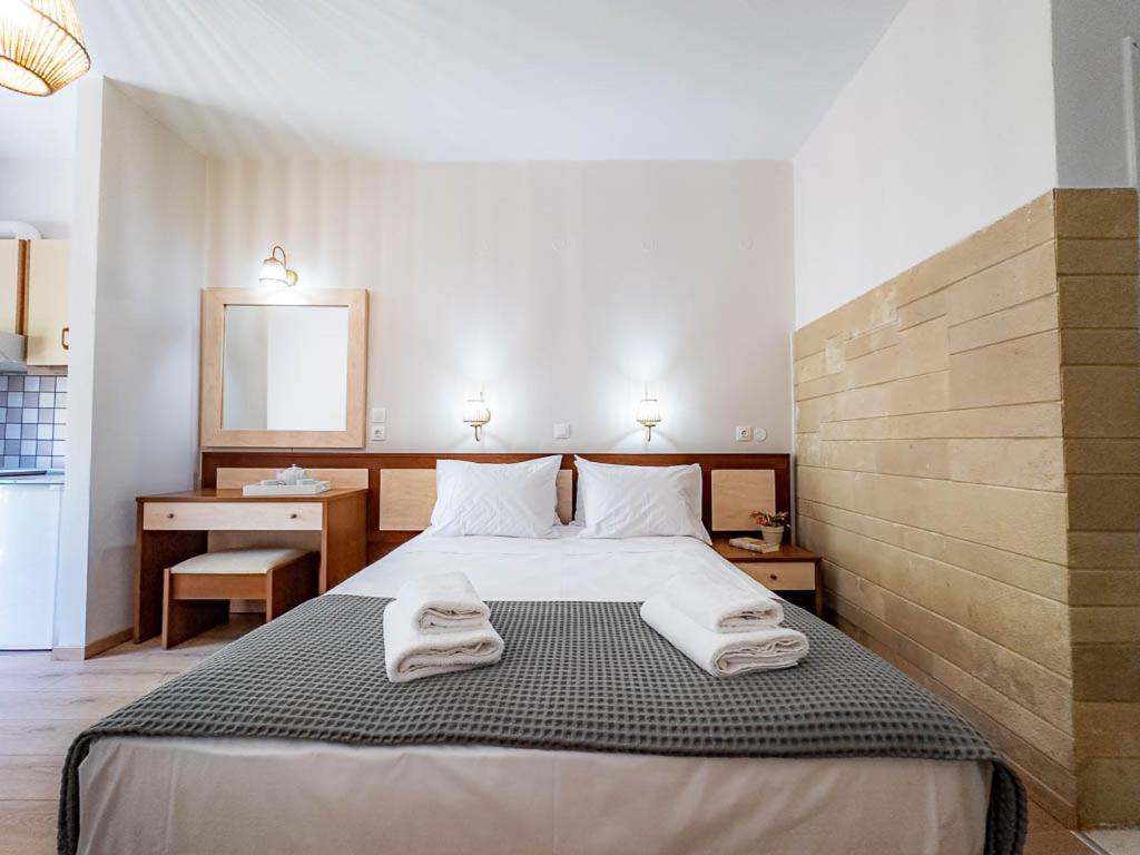 Troulis Seaside Aparthotel Amoudara  Bagian luar foto
