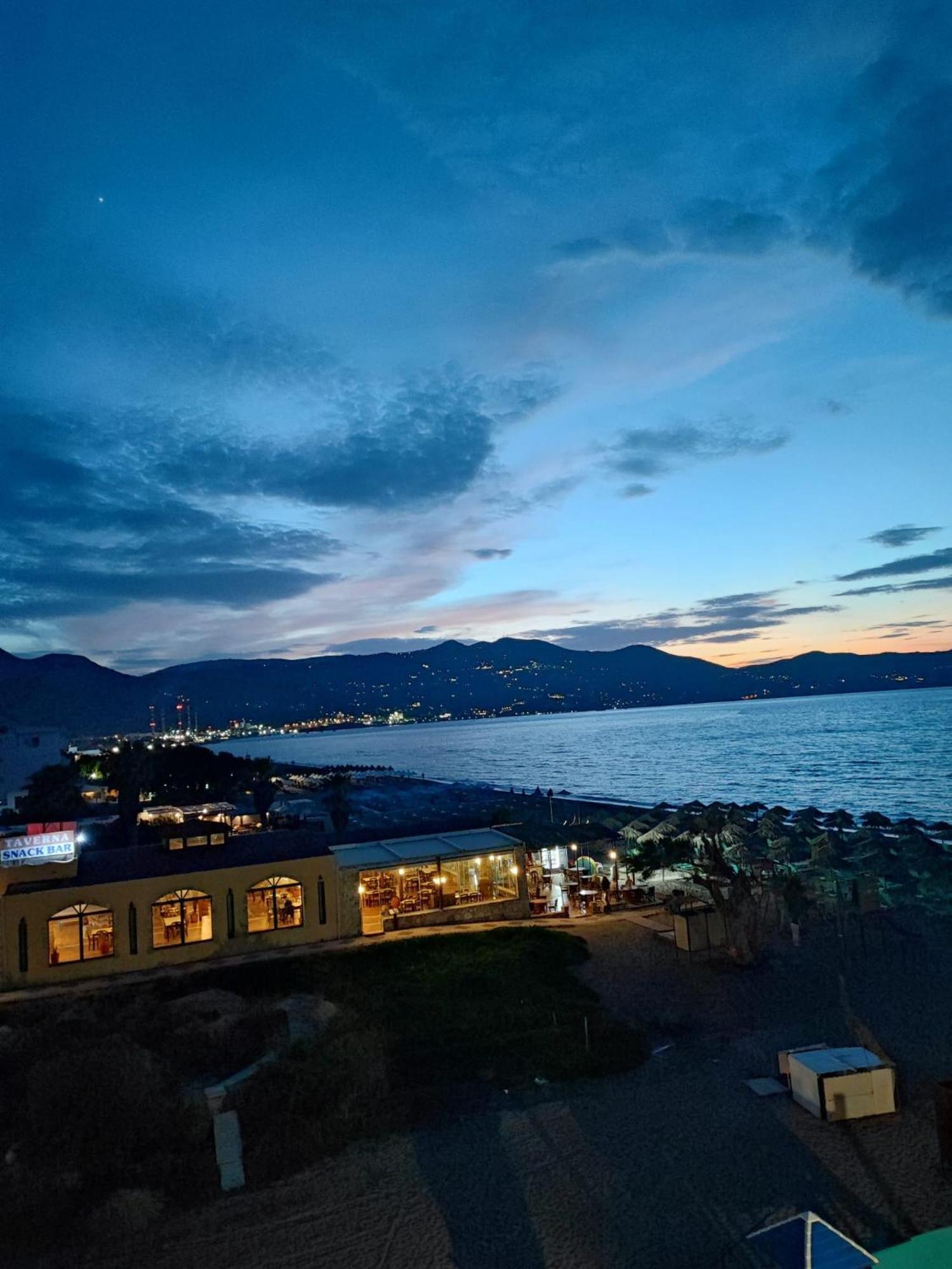 Troulis Seaside Aparthotel Amoudara  Bagian luar foto