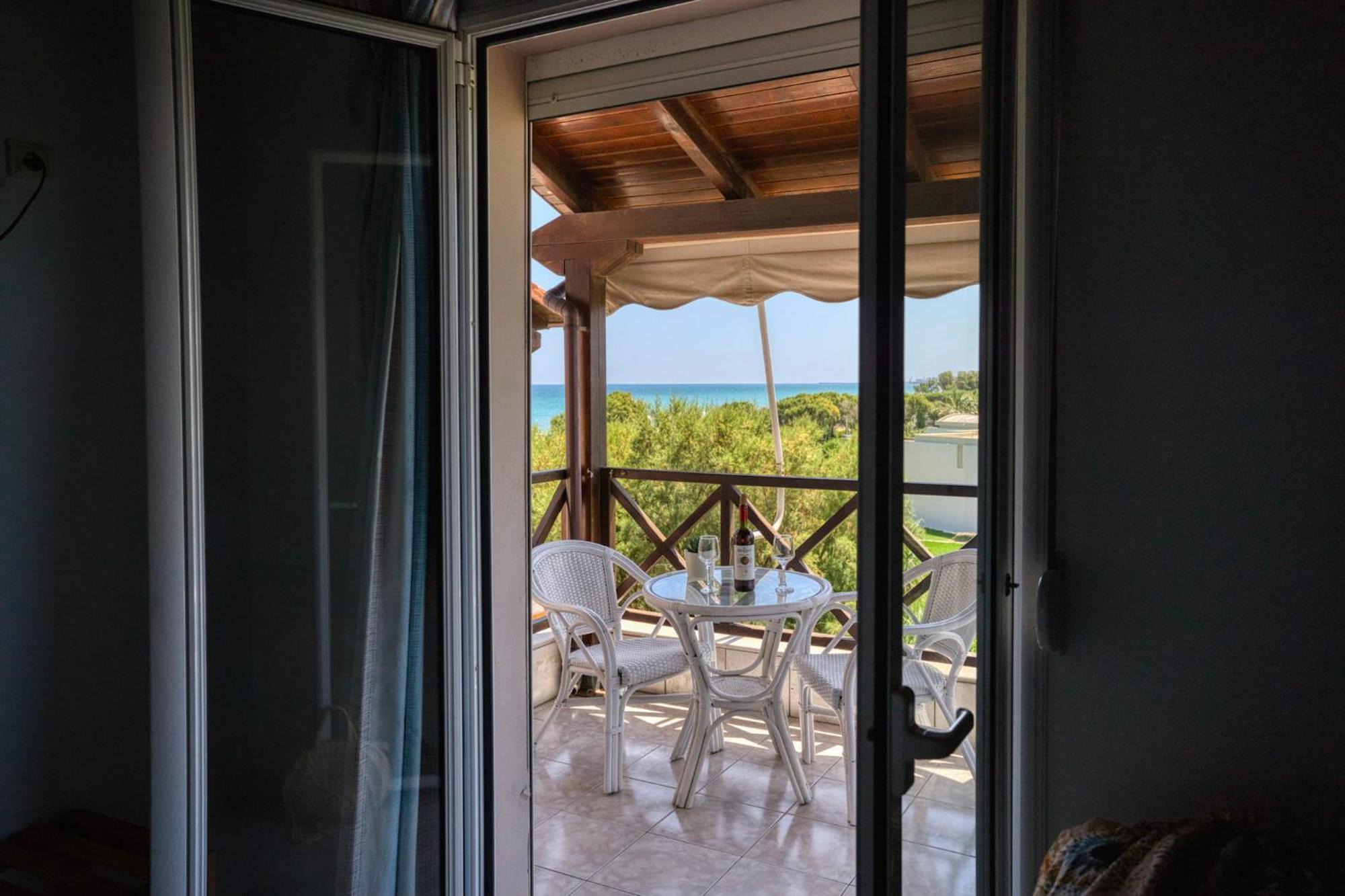 Troulis Seaside Aparthotel Amoudara  Bagian luar foto