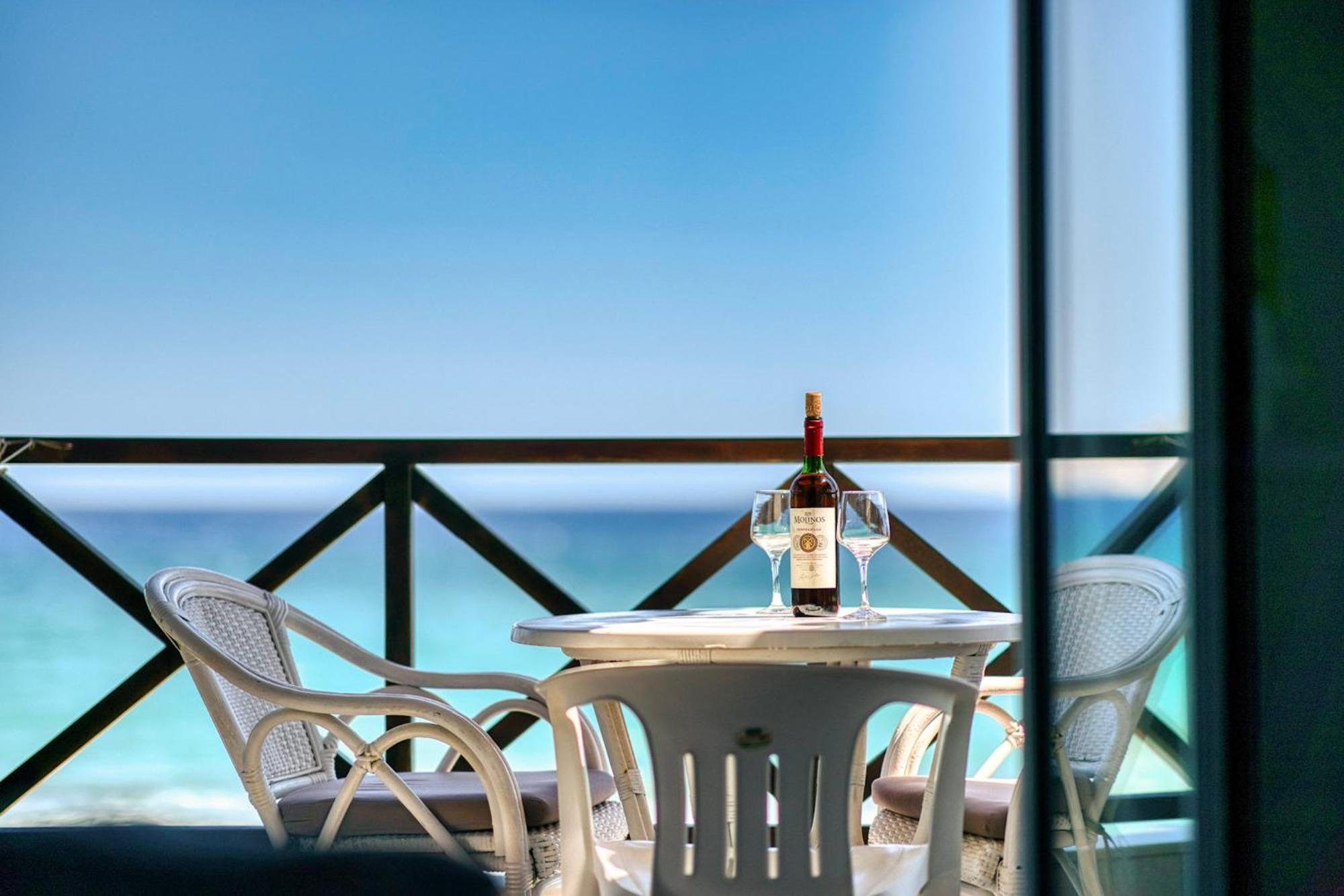 Troulis Seaside Aparthotel Amoudara  Bagian luar foto