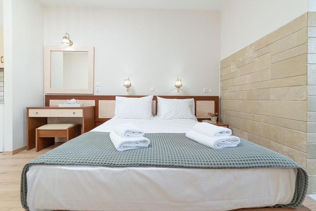 Troulis Seaside Aparthotel Amoudara  Bagian luar foto